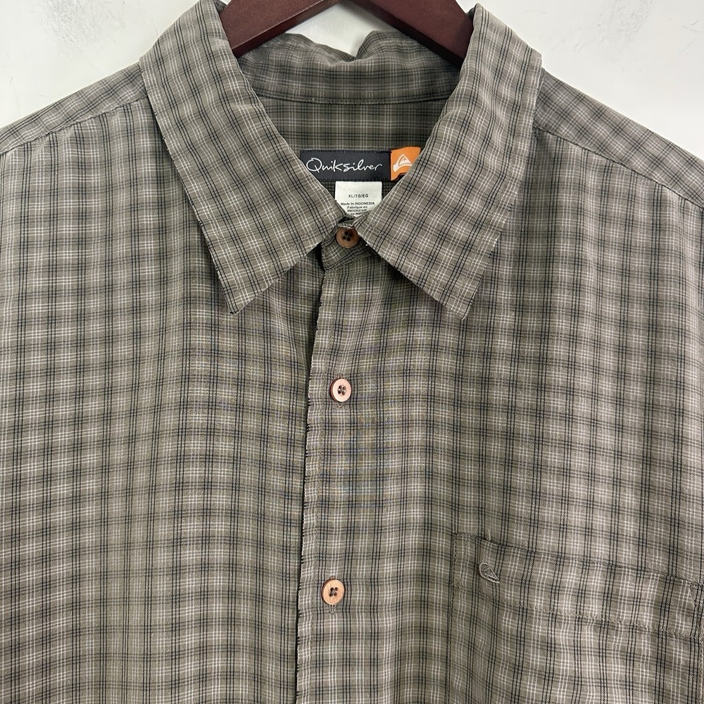 Quicksilver‎ Short Sleeve Button Up Men's XL Green Plaid Pattern Pocket Estilo